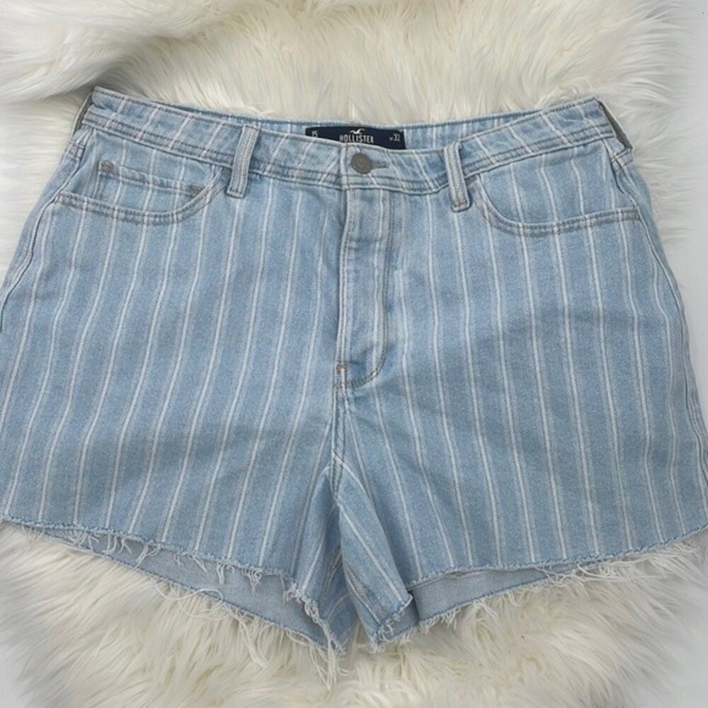 HOLLISTER Ultra High Rise Mom Short 3"